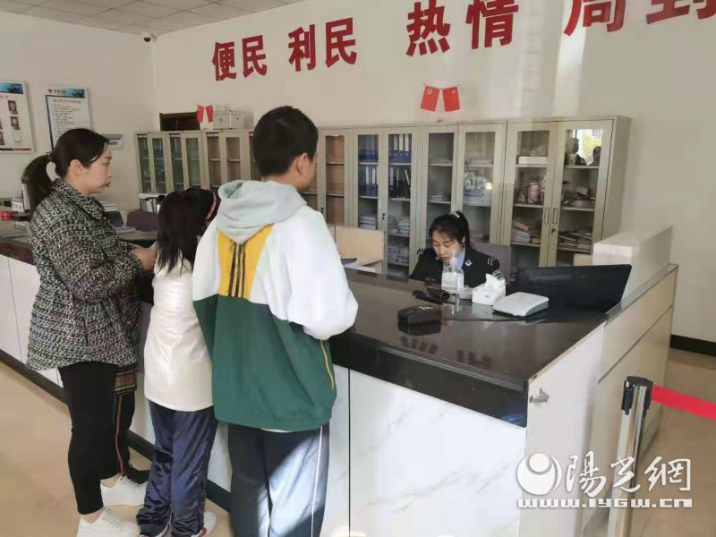 路井派出所户籍服务五一不打烊,派出所民警周末不打烊