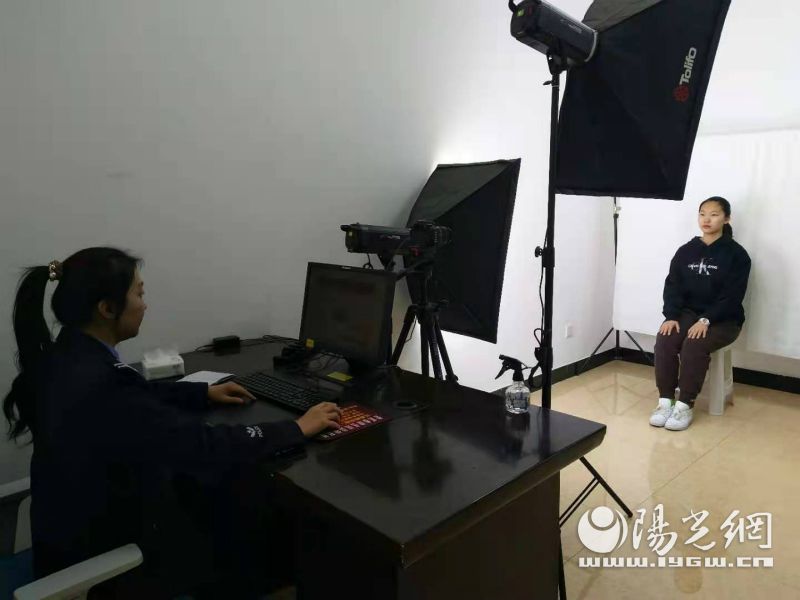 路井派出所户籍服务五一不打烊,派出所民警周末不打烊