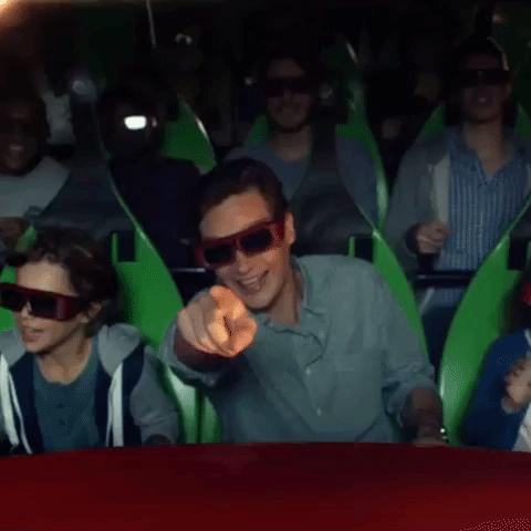 不是每个街头4D影院都会喷水