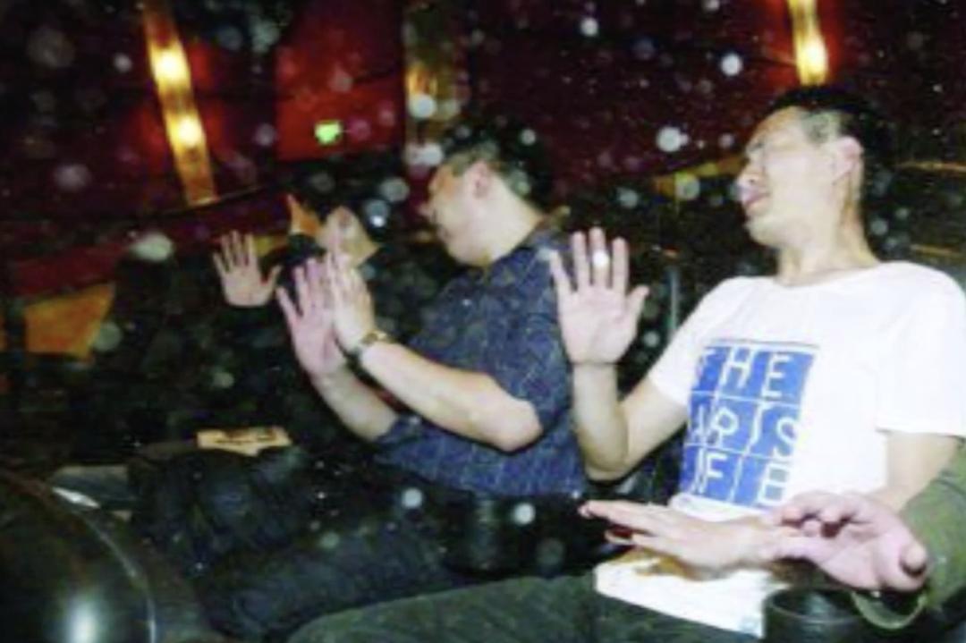 不是每个街头4D影院都会喷水