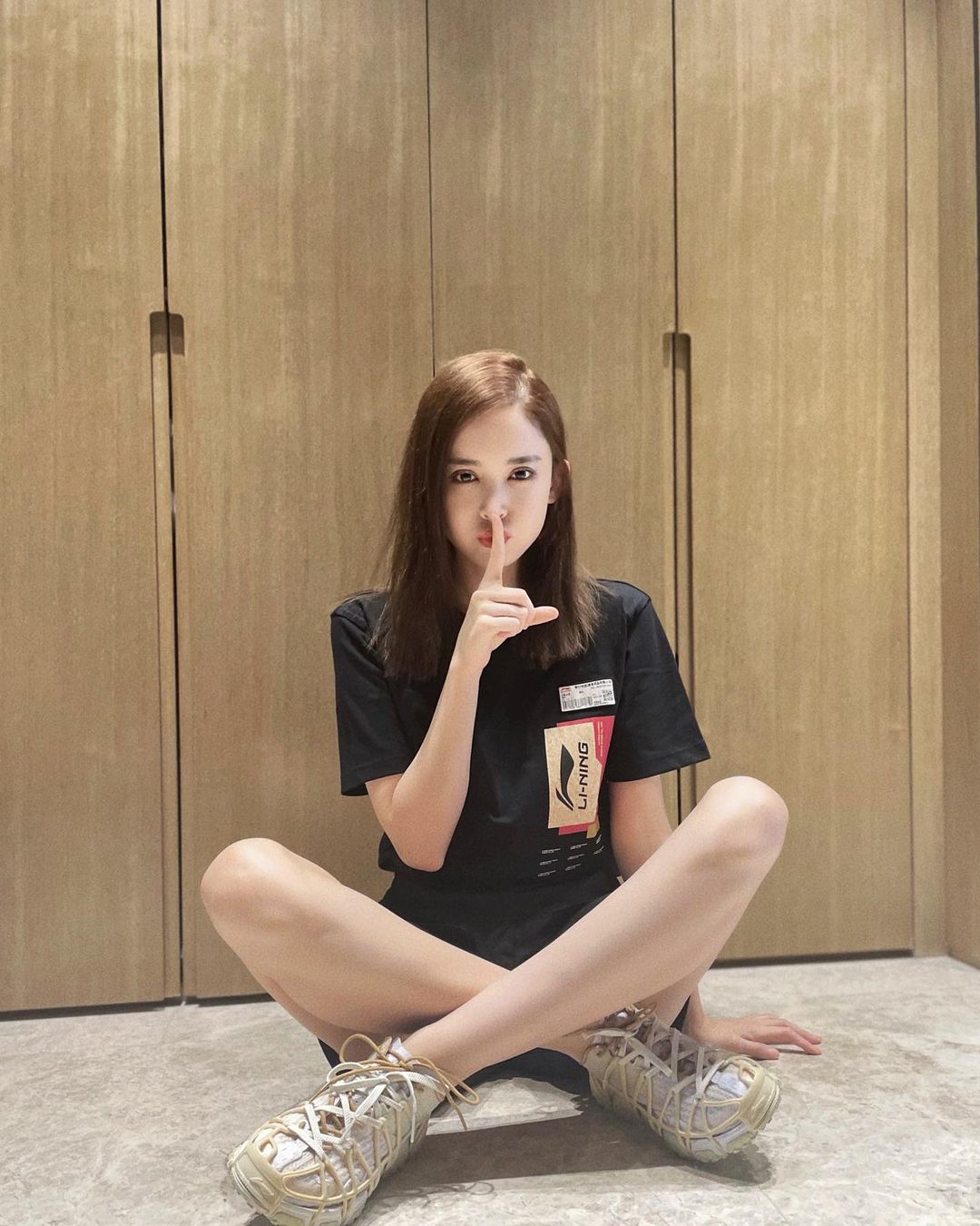 李宁肖战同款上衣,中国李宁巴黎时装周肖战同款