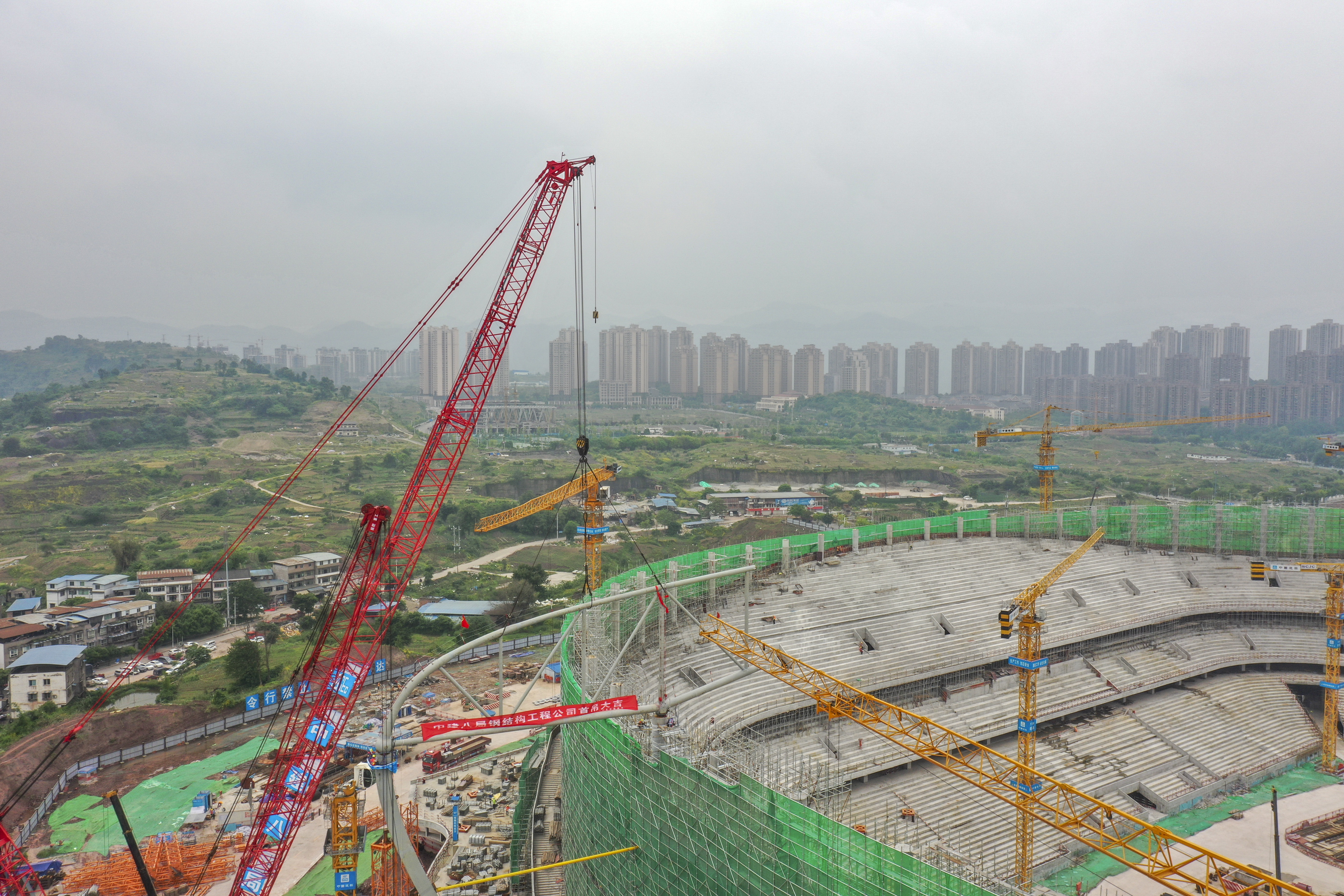 重庆龙兴足球场最新进度,重庆龙兴足球场钢结构施工