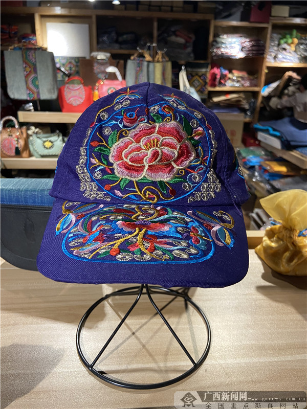 壮锦服饰,特色壮锦服饰视频