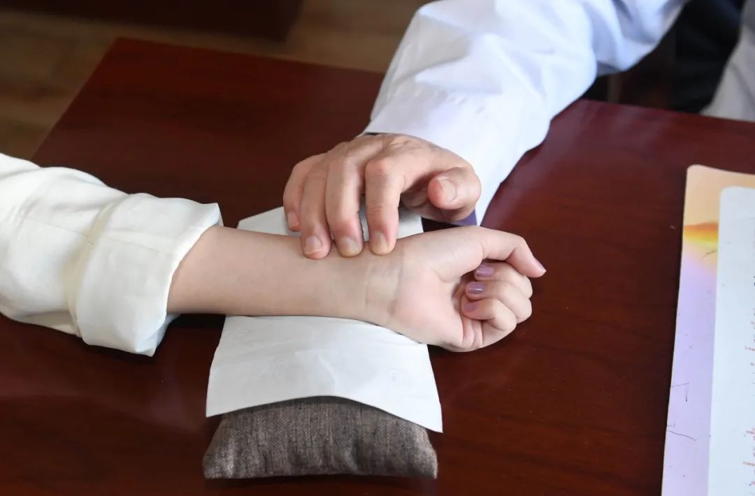 从医20年他恪守医者仁心,从医二十年的医生