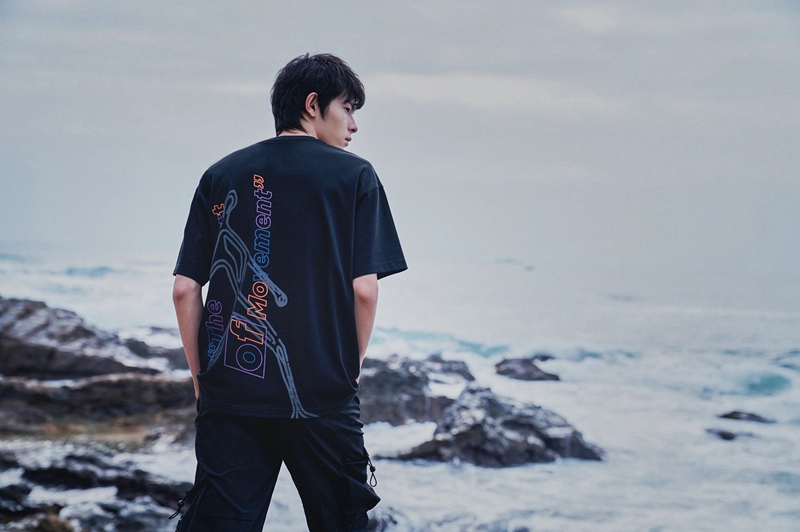 李宁肖战同款上衣,中国李宁巴黎时装周肖战同款