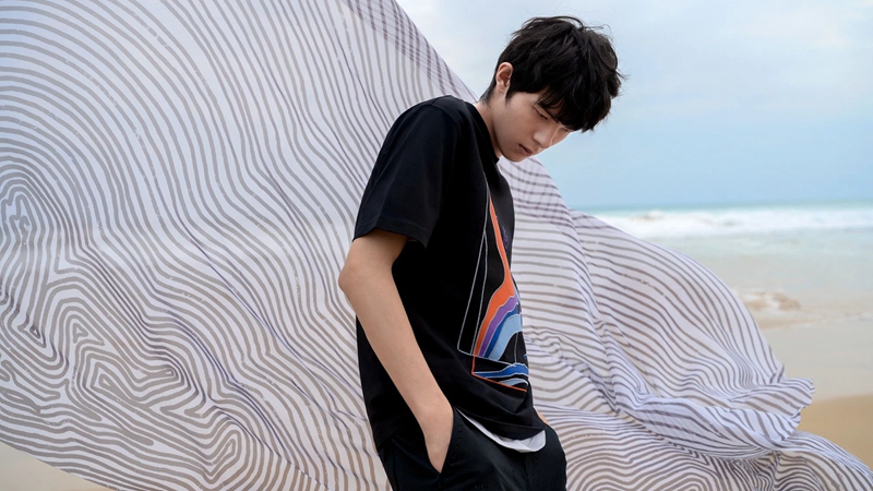 李宁肖战同款上衣,中国李宁巴黎时装周肖战同款