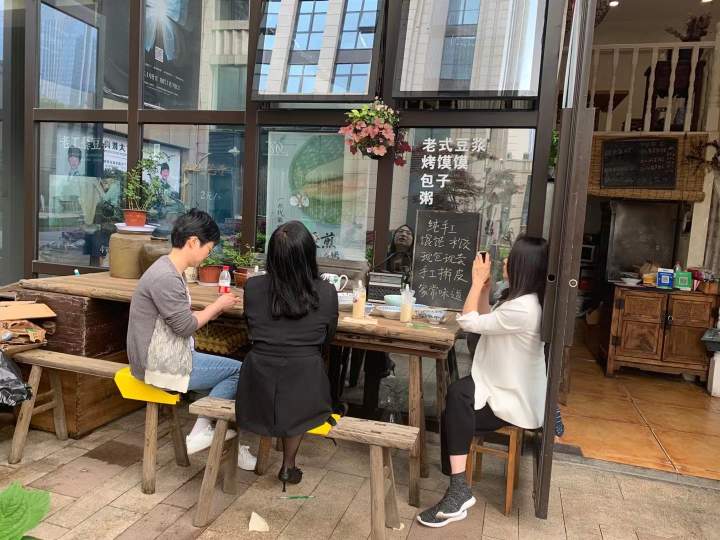 小时小店直播生活|太拼了,5月1日凌晨4点,杭州这里就开始忙忙忙了