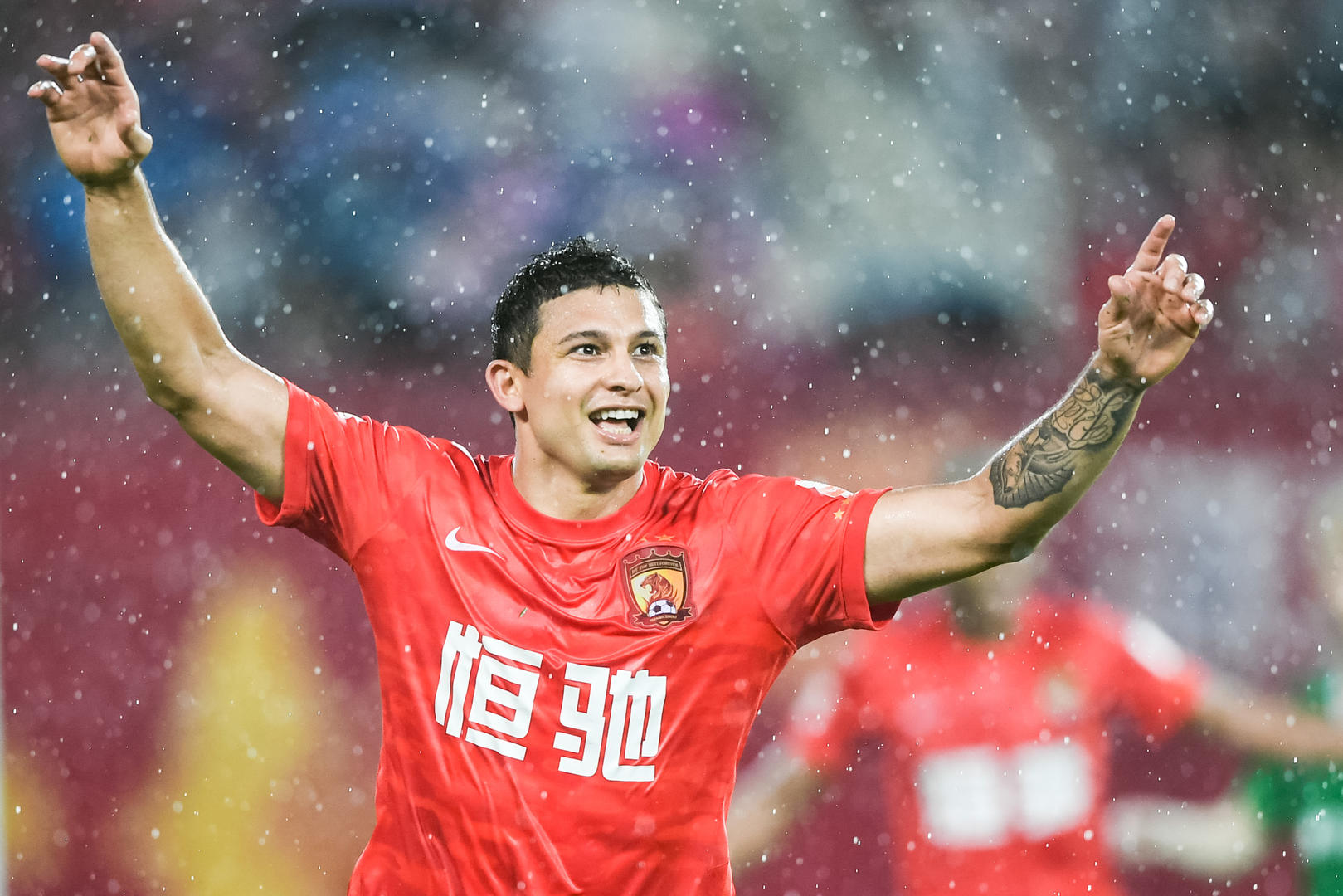 红星观察｜卡纳瓦罗悬崖之上“为国养士”广州队拿下赛季首胜