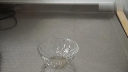 冰箱胶条发霉用小苏打,冰箱的胶条发霉难清洗教你一绝招