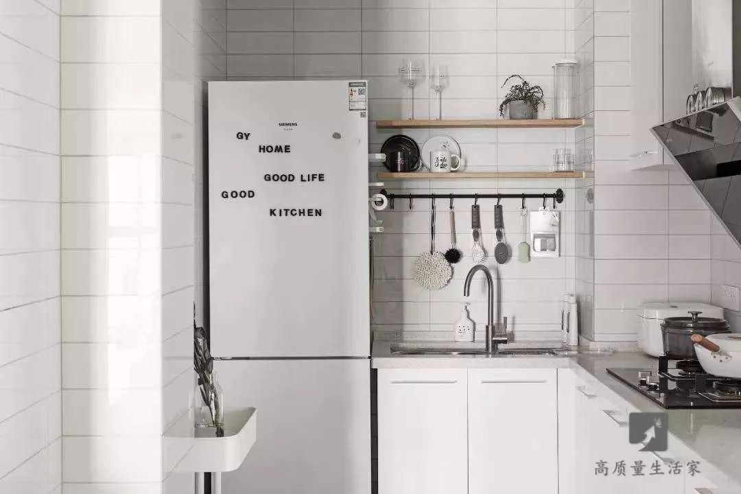 冰箱胶条发霉用小苏打,冰箱的胶条发霉难清洗教你一绝招