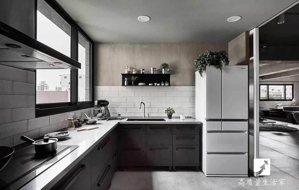 冰箱胶条发霉用小苏打,冰箱的胶条发霉难清洗教你一绝招