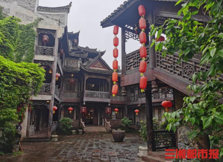 美丽的湖南凤凰古镇,湖南免费旅游攻略凤凰古城