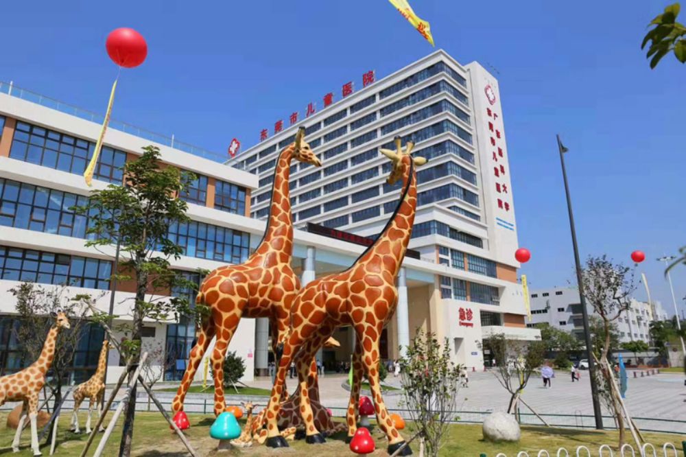 医生四毛钱治好男童,医生仅用四毛钱治好白血病