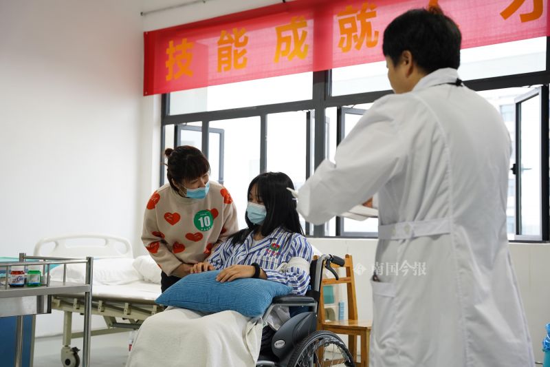 大学生就业难？不妨来柳州看看