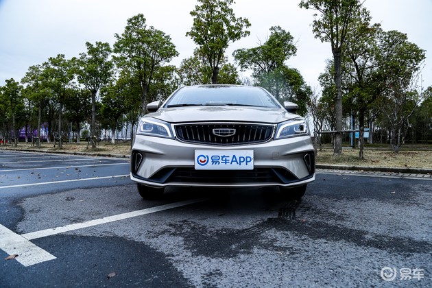 10万以内帝豪新能源纯电动车,2021款吉利帝豪up上路测试