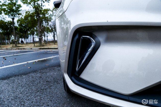 10万以内帝豪新能源纯电动车,2021款吉利帝豪up上路测试