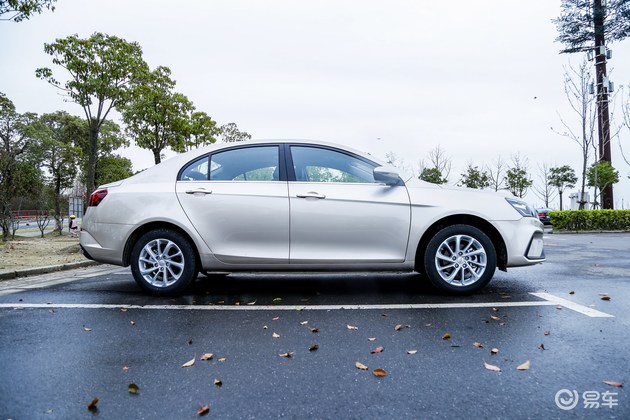 10万以内帝豪新能源纯电动车,2021款吉利帝豪up上路测试