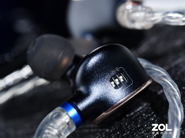 飞傲性价比圈铁耳机推荐,飞傲fh5s和fd5耳机对比