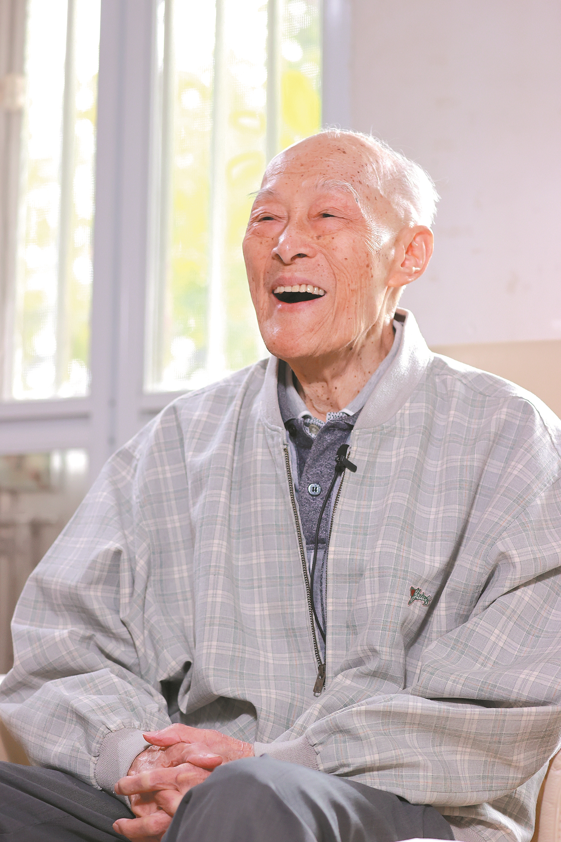 杨奇：一位穿梭粤港冒险犯难的传奇报人