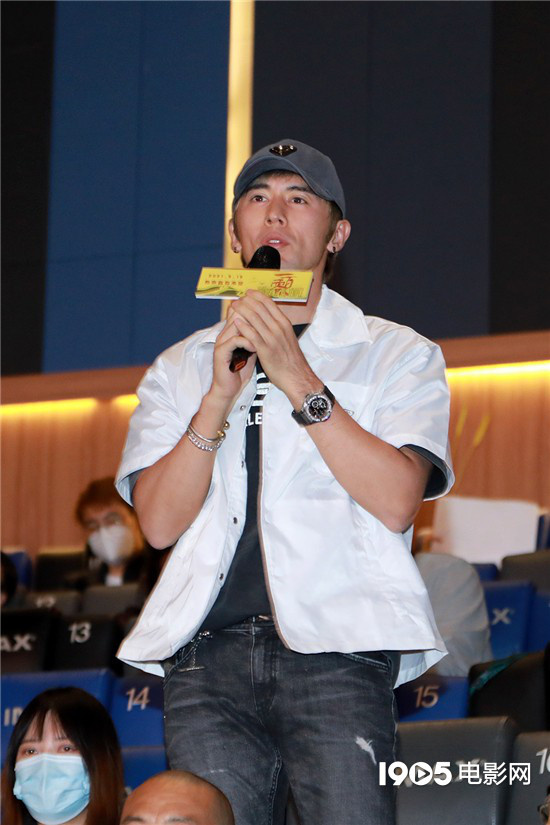 《一百零八》首映取材汶川地震张伦硕洒泪映后