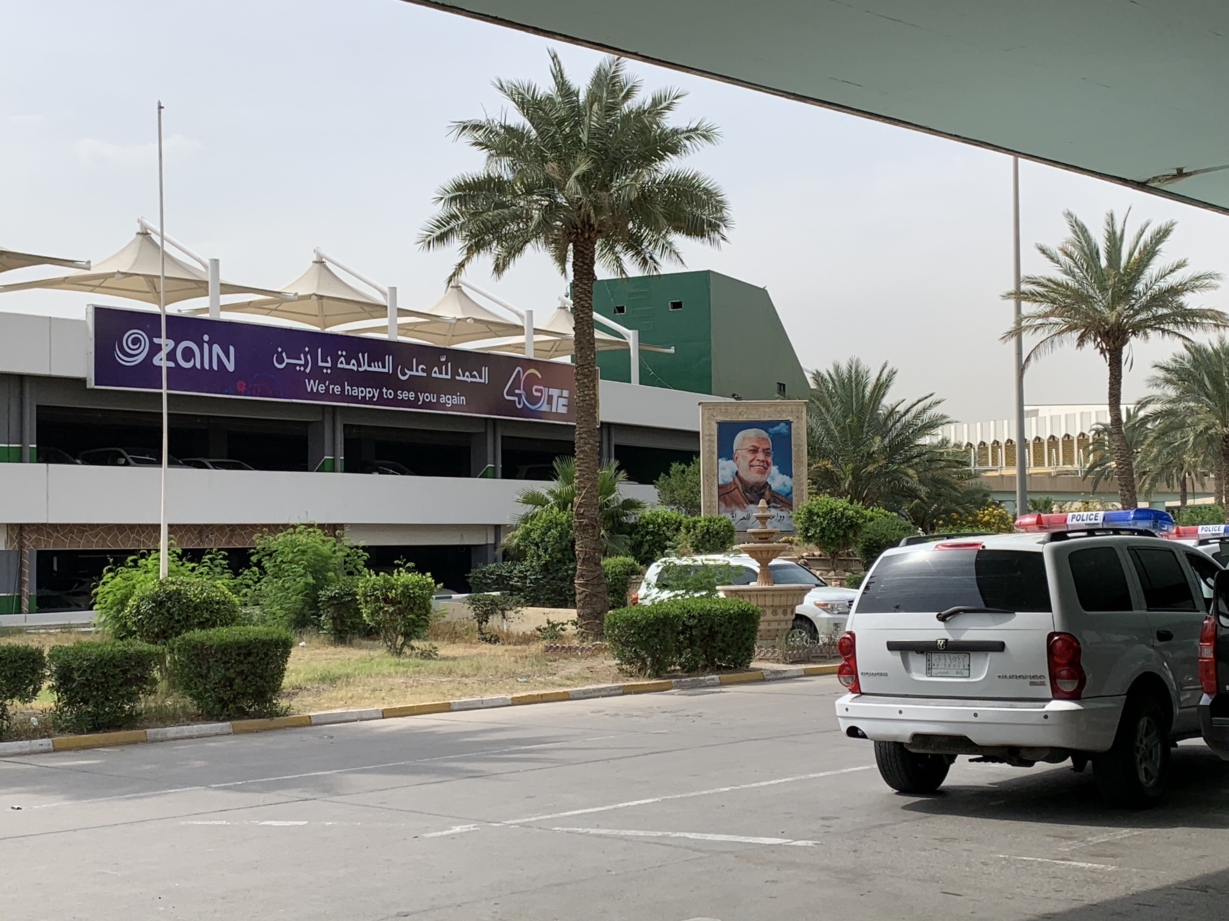 记者手记|为了工作生活,疫情中他们逆行奔赴海外……