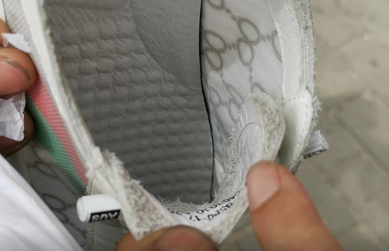 买鞋遇到质量问题怎么办,专卖店刚买的鞋发现问题能换吗