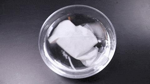 上厕所用湿纸巾擦有什么好处,上完厕所有纸巾正确擦法