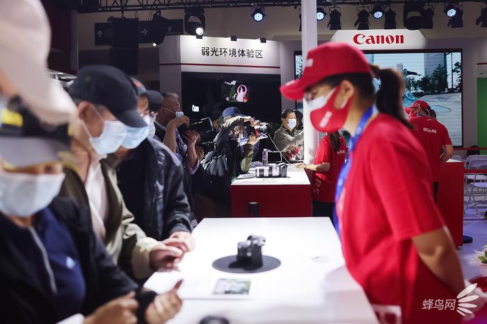 微单相机推荐2021佳能,佳能半画幅新镜头