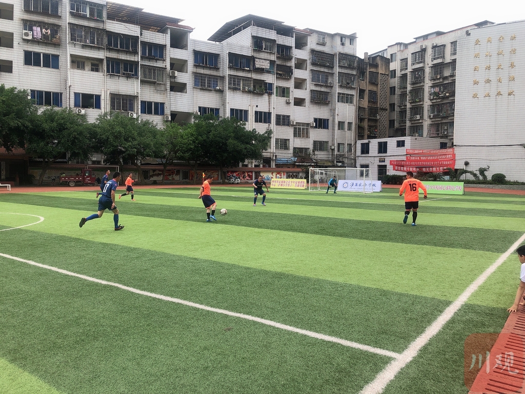 以球会友！泸州这所小学用足球“网”起“朋友圈”