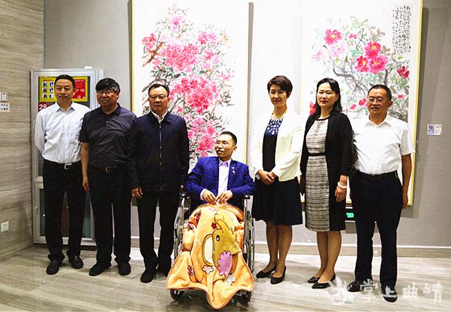 只有残缺的身体没有残缺的梦想,残疾画家作品欣赏