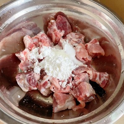 做酸甜排骨视频过程,公认最好的酸甜排骨