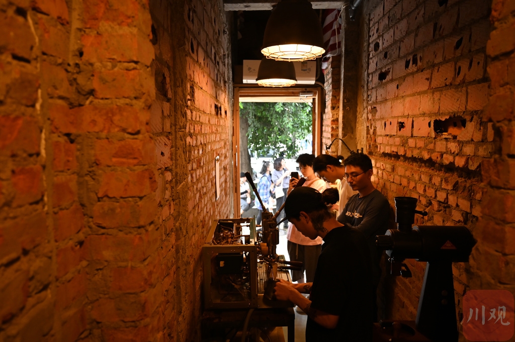 万象更新大学路,万象更新