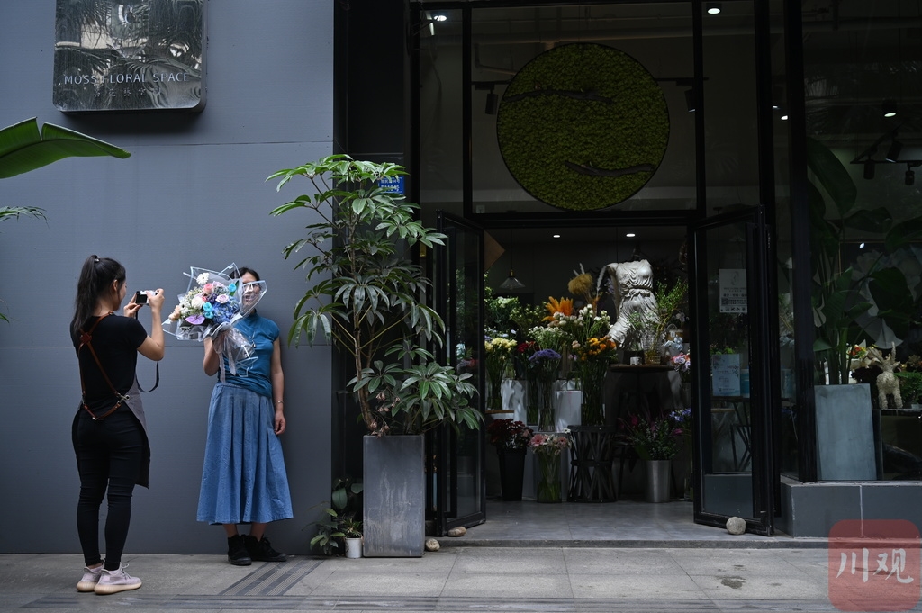 万象更新大学路,万象更新