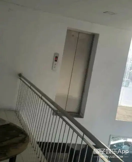 真设计鬼才!帽子是抽纸盒鞋子是充电宝,这确定不是给人添堵的?