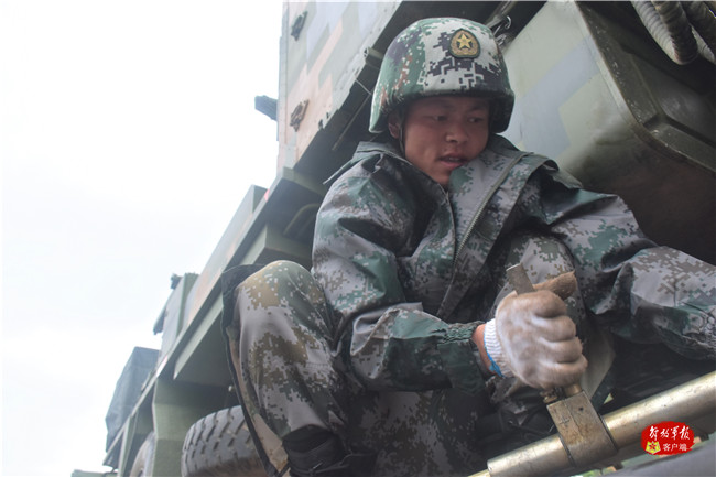 部队勤务兵的真实生活,兵哥哥的日常生活震撼视频