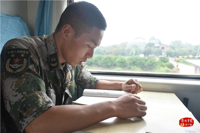 部队勤务兵的真实生活,兵哥哥的日常生活震撼视频