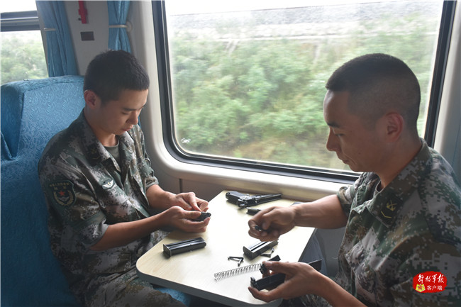 部队勤务兵的真实生活,兵哥哥的日常生活震撼视频