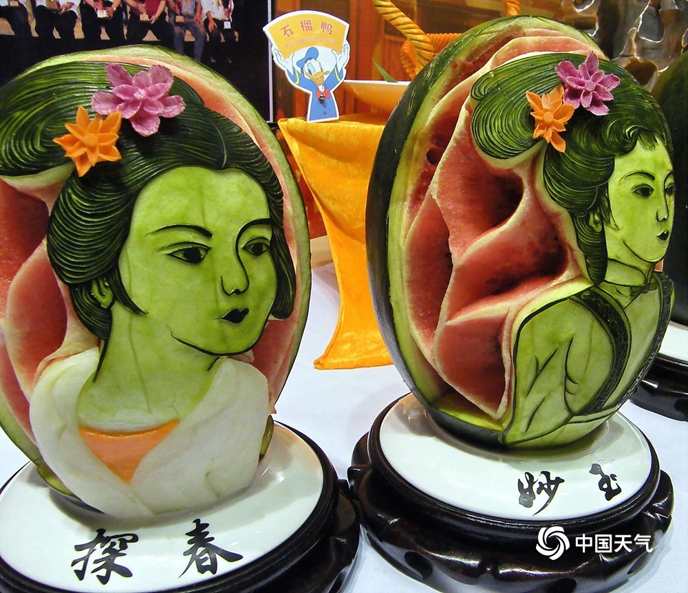 西瓜的花式切法吃法,教你西瓜瓜内打汁吃法