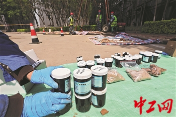 钢城：向海而生