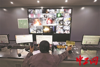 钢城：向海而生