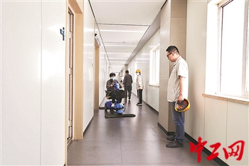 钢城：向海而生