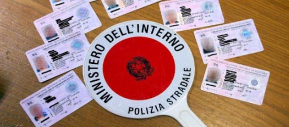 罗马15所驾校出事,54人受审!不会意语也没事,3000欧*过保**驾照考试