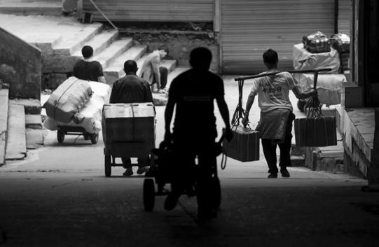 百余名摄影师参赛作品*放播**量破亿，快手摄影“城市名片”重庆站完美收官