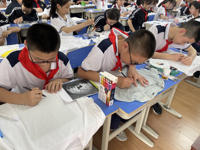 西安益新中学文化艺术节,我心中的校园文化衫手绘