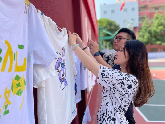 西安益新中学文化艺术节,我心中的校园文化衫手绘