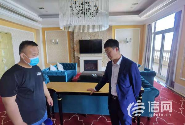 6岁女孩被玻璃门砸伤,5岁女童被酒店玻璃砸伤