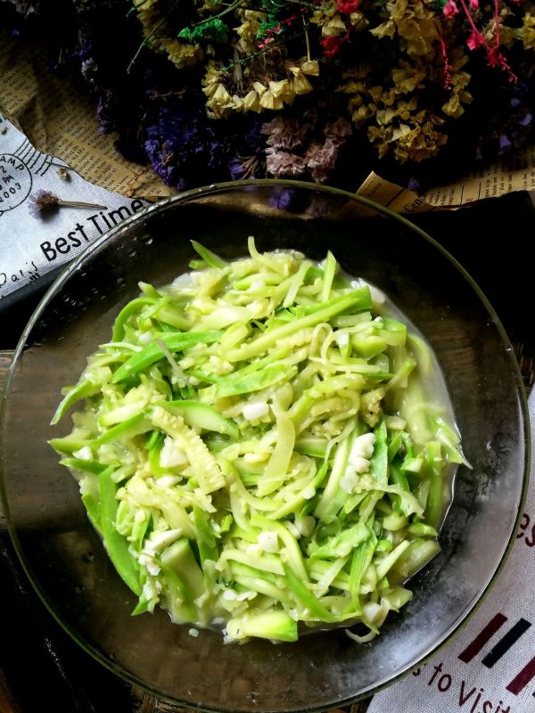 私房菜尖椒炒西葫芦的做法,素炒西葫芦鸡蛋的家常做法