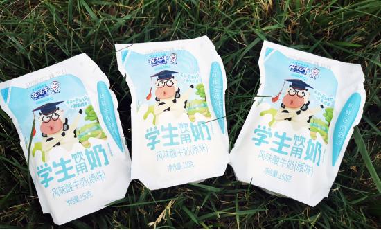 花花牛的学生专用牛奶,花花牛风味鲜牛奶