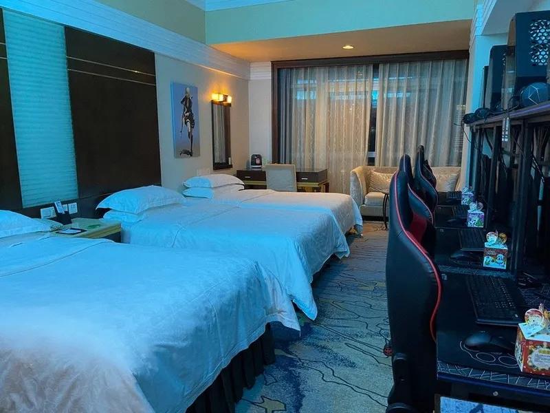 网吧和电竞酒店哪个有前景,网吧和电竞酒店的电脑有什么区别