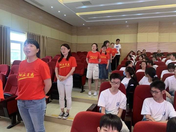 青春不散场未来皆可期,青春不散场毕业再起航